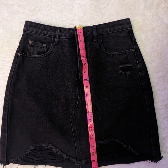 Missguided Black Denim Distressed Mini Skirt - Picture 3 of 6